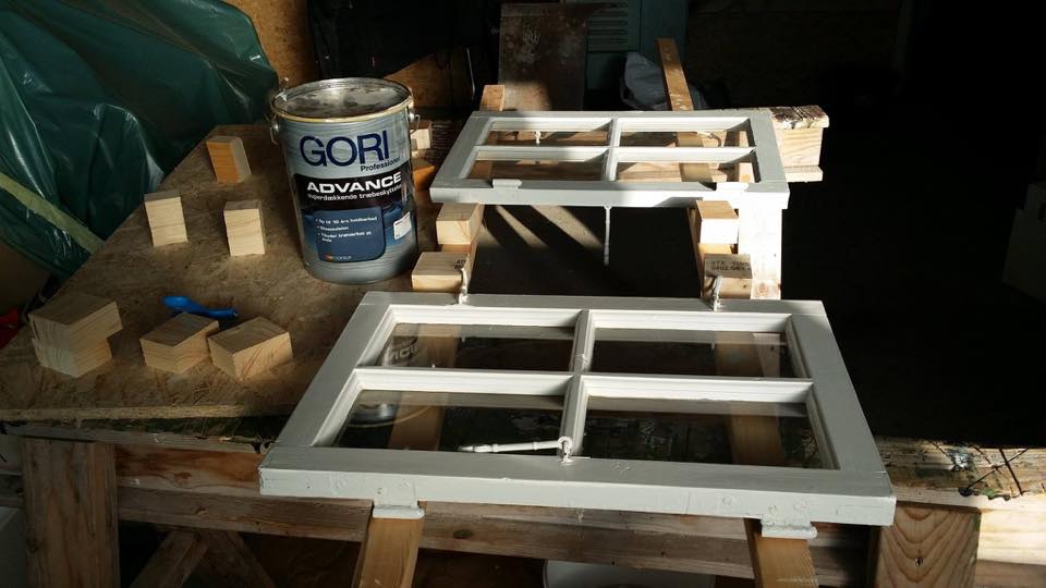 Vinduer males og fornyes